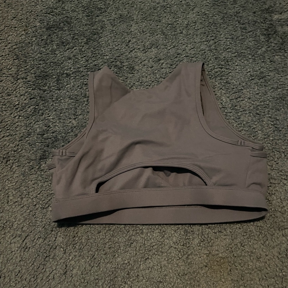Key hole sports bra - Picture 5 of 6